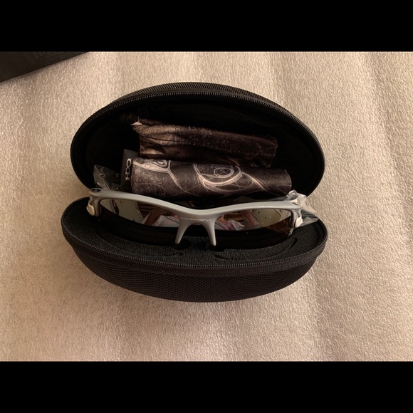 Oakley Fast Jacket 009156-17 Grey Red Sunglasses - Picture 2 of 14